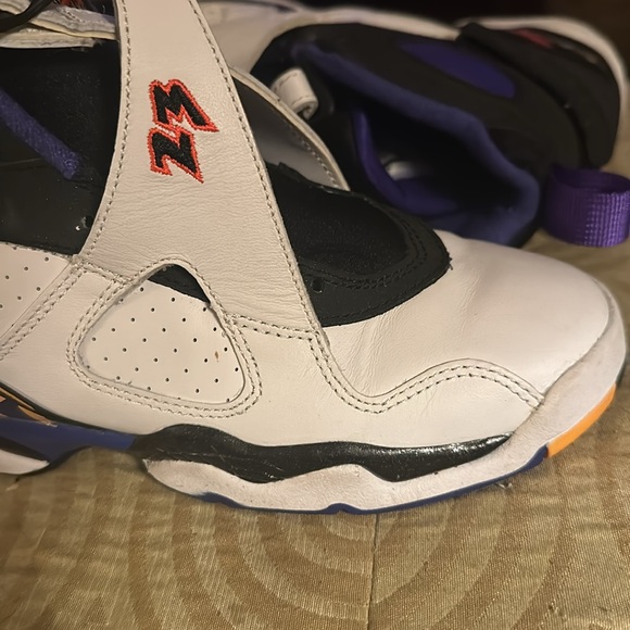 Air Jordan 8 Retro GS ‘Three-Peat’ - Picture 2 of 4